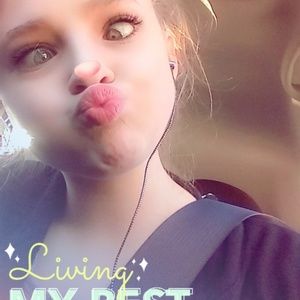 Meet your Posher, Emily